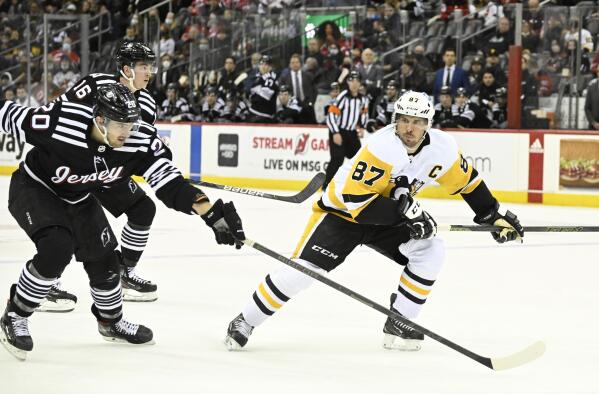Boyle puts scalding Penguins ahead in 4 2 win over Devils AP News